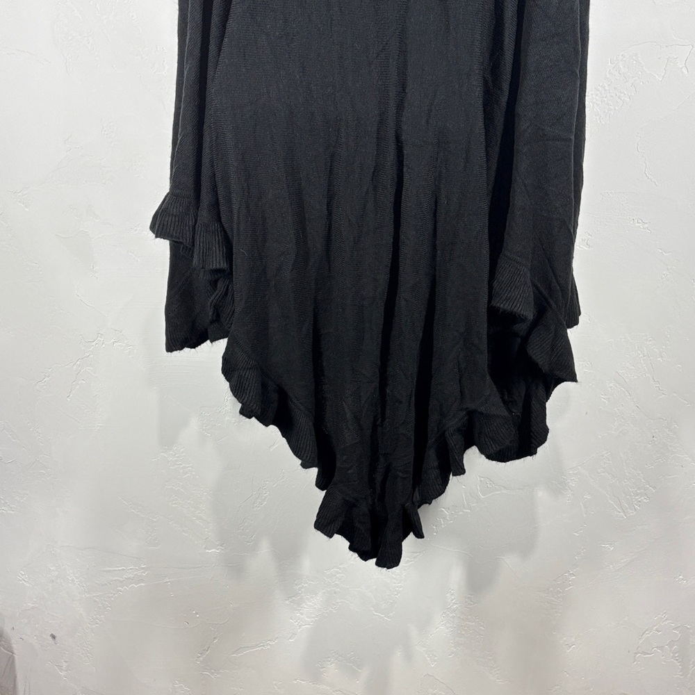 Geneology Black Ruffled Open Wrap - Picture 7 of 8
